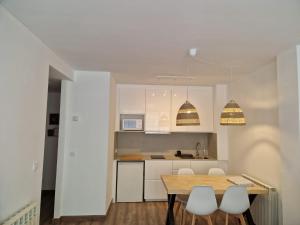 A kitchen or kitchenette at Eth Palai