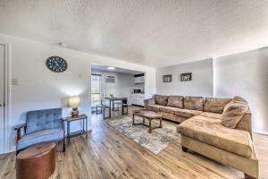 Φωτογραφία από το άλμπουμ του Bright 2-Story Condo 8 Mi to Grindstone Lake σε Ruidoso Downs