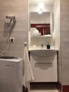 Ванна кімната в Il Cornicello di Carola-Appartamento supersFizioso