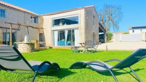 Jardin de l'établissement La Grange - Gîte de Prestige La Rochelle
