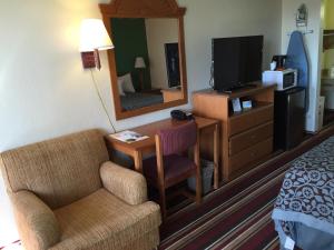 Gallery image of Days Inn by Wyndham Fort Myers in Fort Myers