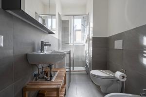 Kúpeľňa v ubytovaní Ca' Giorgia Venice Apartment with Balcony + 36 fotografií