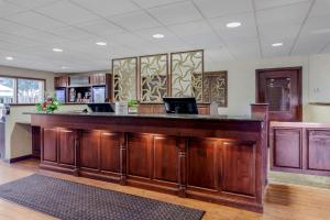 Лобби или стойка регистрации в Best Western Plus Dubuque Hotel and Conference Center