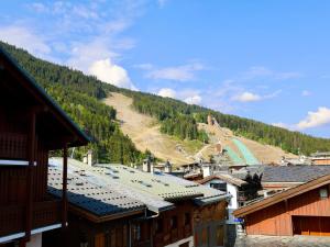 an overhead view of a town with a mountain at Chalet Courchevel, 5 pièces, 10 personnes - FR-1-575-149 in Courchevel