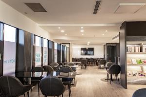 Hub Hotel - Songshan Airport Branchにあるシーティングエリア