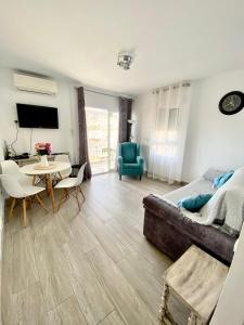 TV a/nebo společenská místnost v ubytování Iris Vistas Benalmadena
