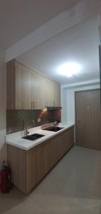 Shore 2 residences condominium廚房或簡易廚房