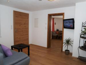 Telewizja i/lub zestaw kina domowego w obiekcie Chalet in Bramberg near Wildkogel Arena