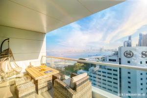 Balkón nebo terasa v ubytování LUX - The JBR Dubai Eye Suite
