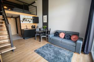 Posedenie v ubytovaní Studia przy lotnisku od WroclawApartament-pl