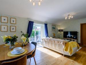 Gallery image of Bees Cottage- Uk30527 in Staintondale