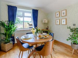 Gallery image of Bees Cottage- Uk30527 in Staintondale