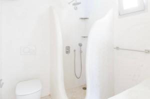 Baðherbergi á Villa Maestro Mykonos