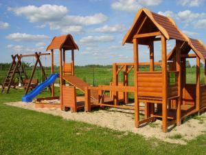 Detský kútik v ubytovaní POLE NAMIOTOWE nad rzeką BIEBRZA w GONIĄDZU