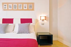 Posteľ alebo postele v izbe v ubytovaní Adamas Luxury Suite 501