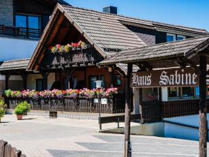 Das Gebäude in dem sich das Privatzimmer befindet