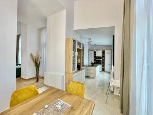 Posedenie v ubytovaní Centropolitan Penthouse #jacuzzi #freeparking