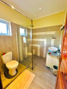 Koupelna v ubytování Seaside Self Catering