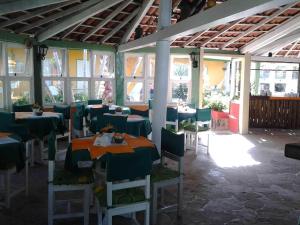 En restaurant eller et andet spisested på Hotel Pousada Castanheiras do Village