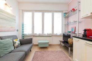 Kuchyňa alebo kuchynka v ubytovaní [Luxury apartment near Bocconi] Zamenhof 7