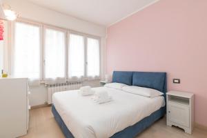 Posteľ alebo postele v izbe v ubytovaní [Luxury apartment near Bocconi] Zamenhof 7