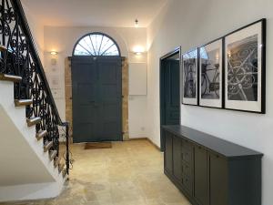 Φωτογραφία από το άλμπουμ του Phaedrus Living: Cozy Down Town House Aischylou στη Λευκωσία