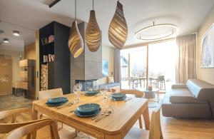 Posedenie v ubytovaní HILL - 73 by AA Holiday Homes