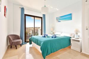 Posteľ alebo postele v izbe v ubytovaní CasaBella Marina Duquesa + 37 fotografií
