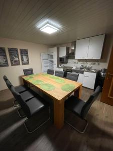 Kuchyň nebo kuchyňský kout v ubytování Haus St. Martin