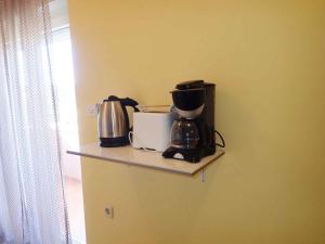 Příslušenství pro přípravu čaje a kávy v ubytování Apartment in Posedarje 37105