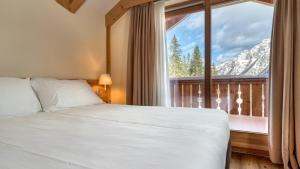 Nespecifikovaný výhled na hory nebo výhled na hory při pohledu z hotelu