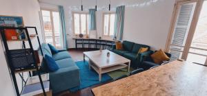 Area soggiorno di Bee Hostel Paphos