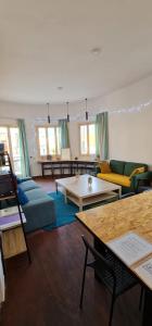 Area soggiorno di Bee Hostel Paphos