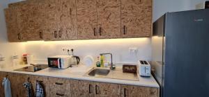 Cucina o angolo cottura di Bee Hostel Paphos
