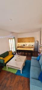 Area soggiorno di Bee Hostel Paphos