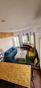 Area soggiorno di Bee Hostel Paphos