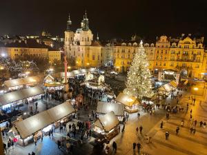 Hostia v ubytovaní Old Town Square Apartments