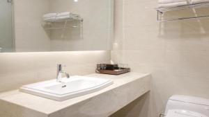 Koupelna v ubytování Atria Hotel Gading Serpong