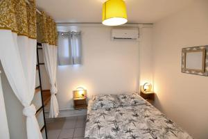 Postel nebo postele na pokoji v ubytování 972D5 - Sinobol - Appartement F3 40m2 vue ville