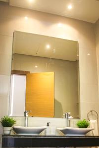 Een badkamer bij YourPlace - Luxury - Prestigia Hay Riad