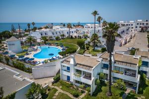 an aerial view of a resort with a swimming pool at Vista Portuguesa by OCvillas in Albufeira