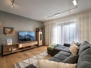 TV a/nebo společenská místnost v ubytování Ferienwohnung Dahoam