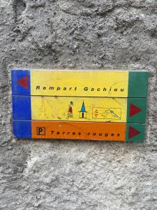 Fotografia z galérie ubytovania Bel appartement T1 30m2 centre historique Aubagne v destinácii Aubagne