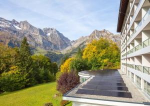 Nespecifikovaný výhled na hory nebo výhled na hory při pohledu z hotelu