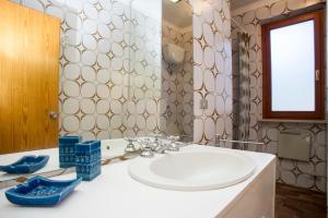 A bathroom at Villino Norsi Még 31 kép