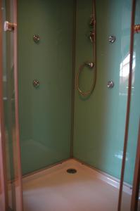 Ванна кімната в Chambre d'Hôte La Maison du Mesnil