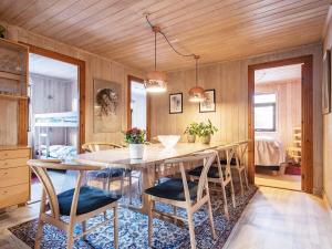 Posezení v ubytování 12 person holiday home in Pandrup-By Traum + 24 fotografií