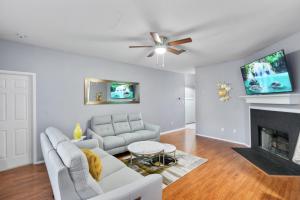 Istumisnurk majutusasutuses Roanoke Hidden Oasis Resort Style Living