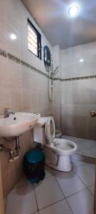 Phòng tắm tại The Pine Place - Baguio