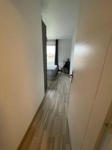 Photo de la galerie de l'établissement Superbe appart avec vue panoramique sur La Défense, à Bois-Colombes
